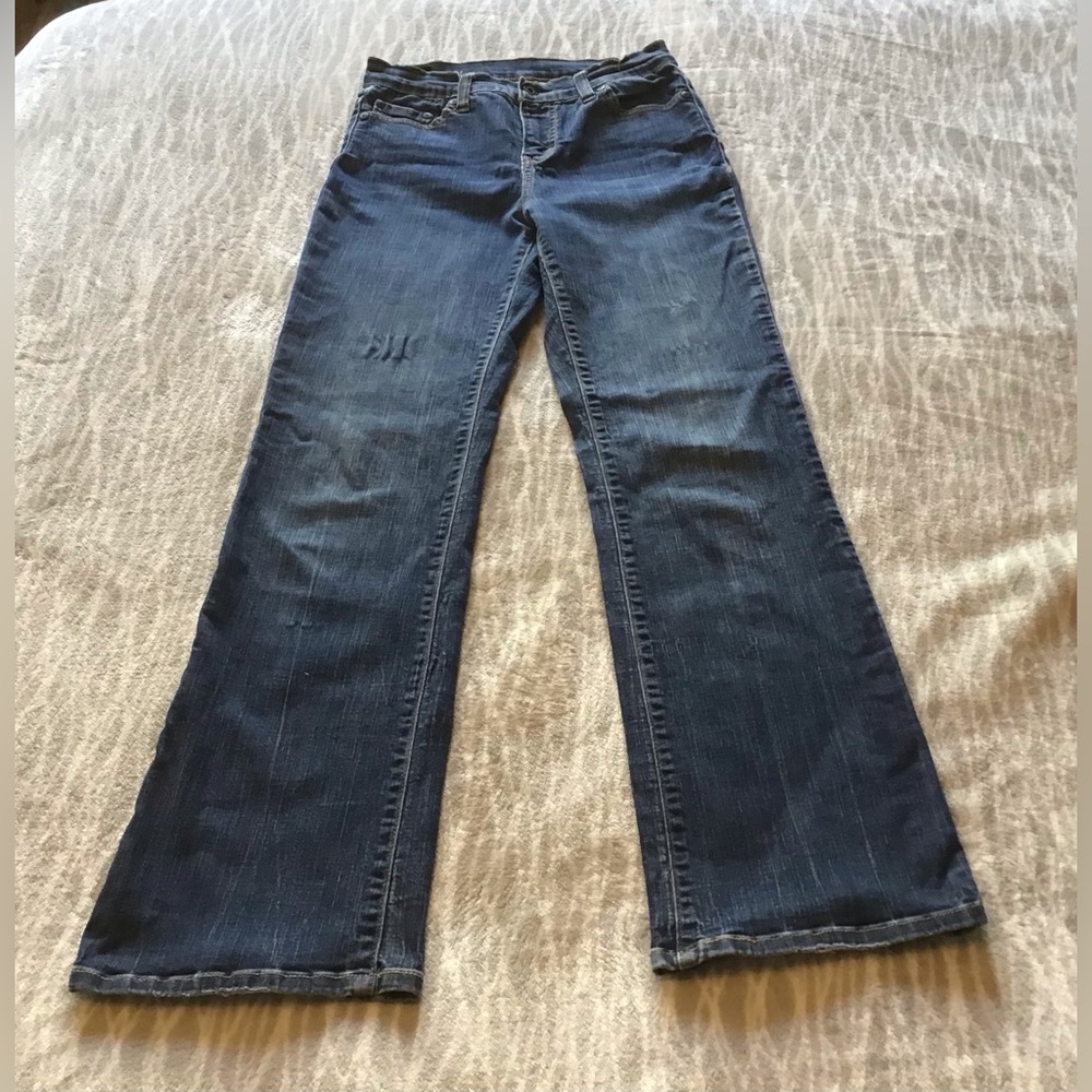 👖Levi Strauss Distressed Denim Size 4